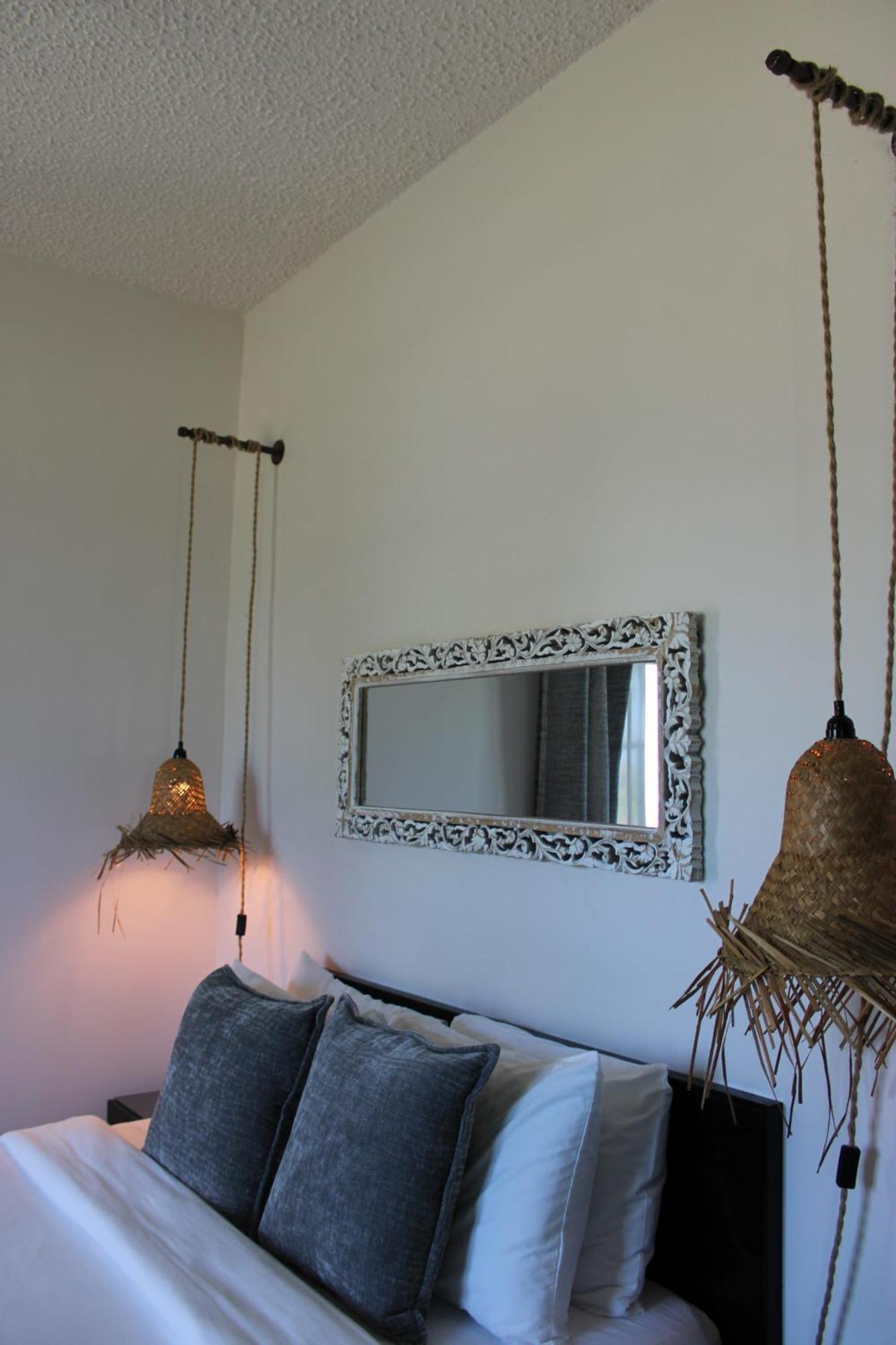 Numero Uno Beach Apartments Сан Хуан Екстериор снимка