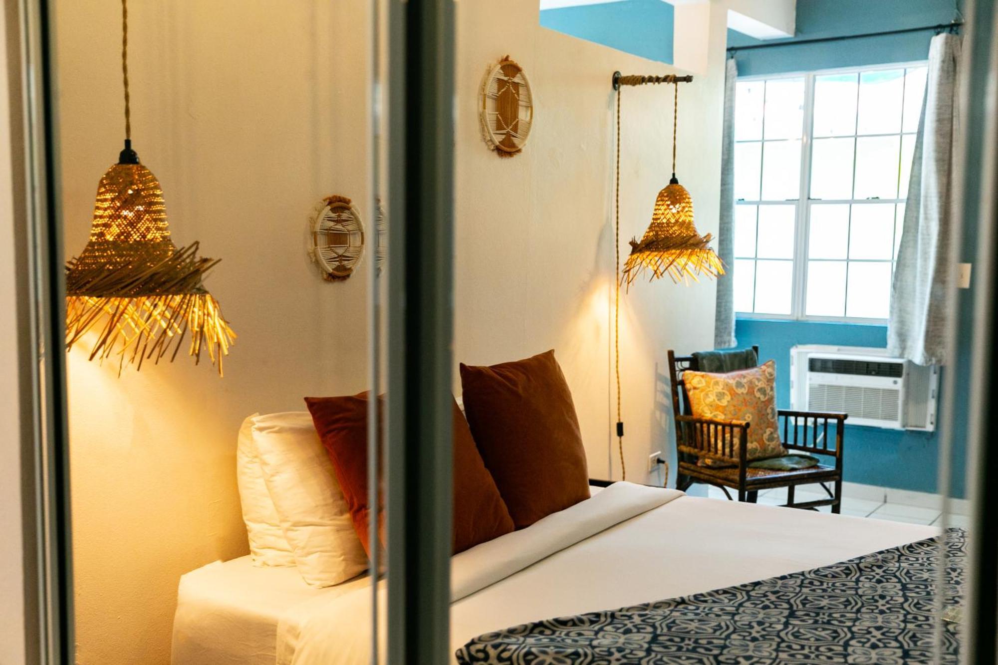 Numero Uno Beach Apartments Сан Хуан Екстериор снимка